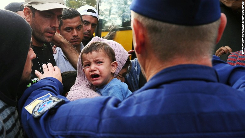 refugees police clash