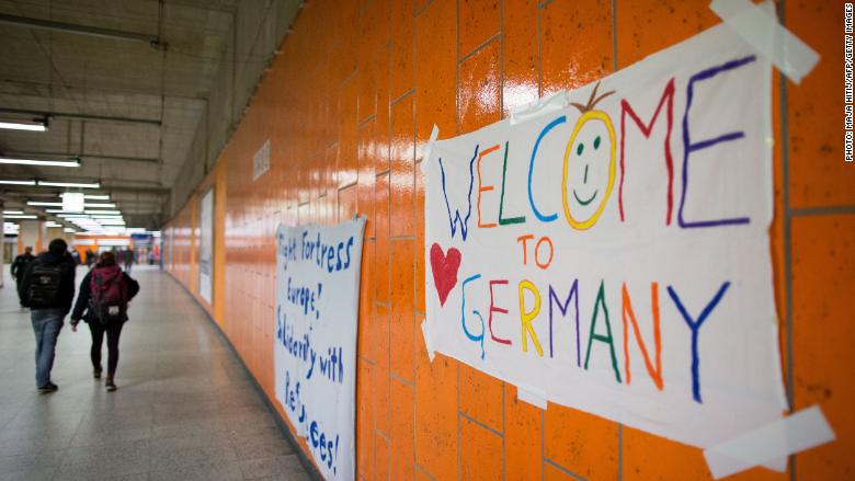 Germany welcome migrants