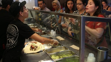 Chipotle expects to reach goal of 4,000 new hires 