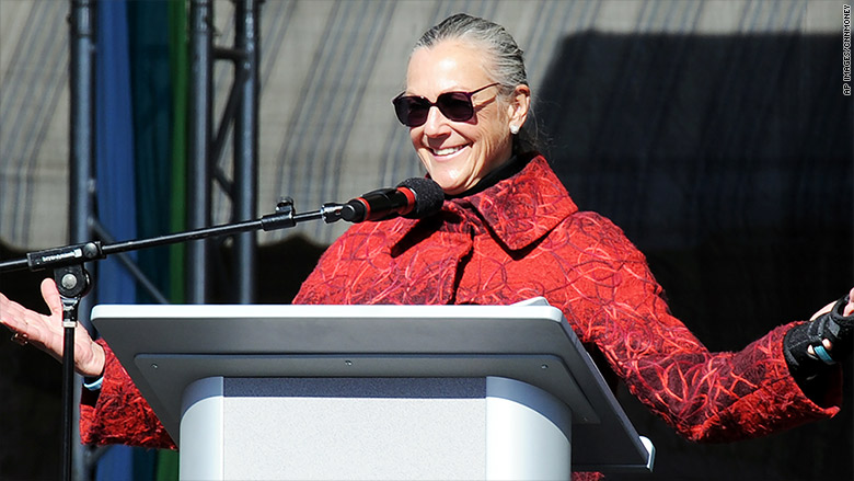 alice walton crystal bridges