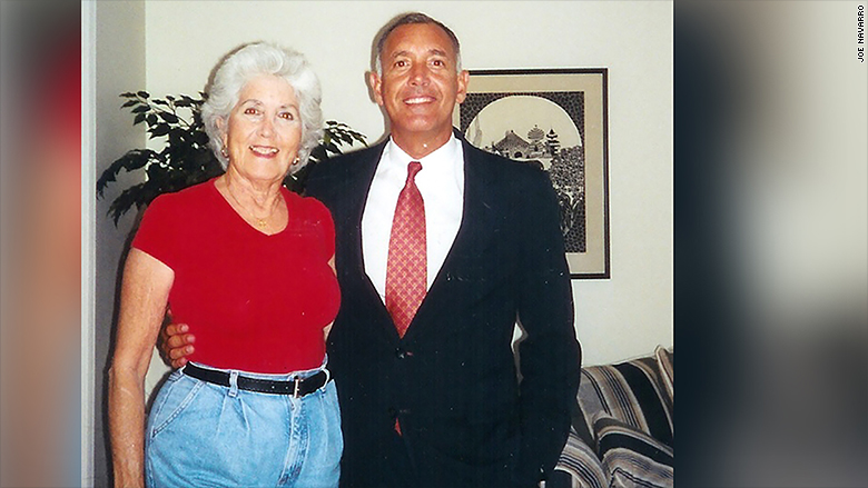 joe navarro with mom