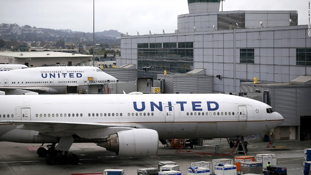 United draws Twitter ire over dress code