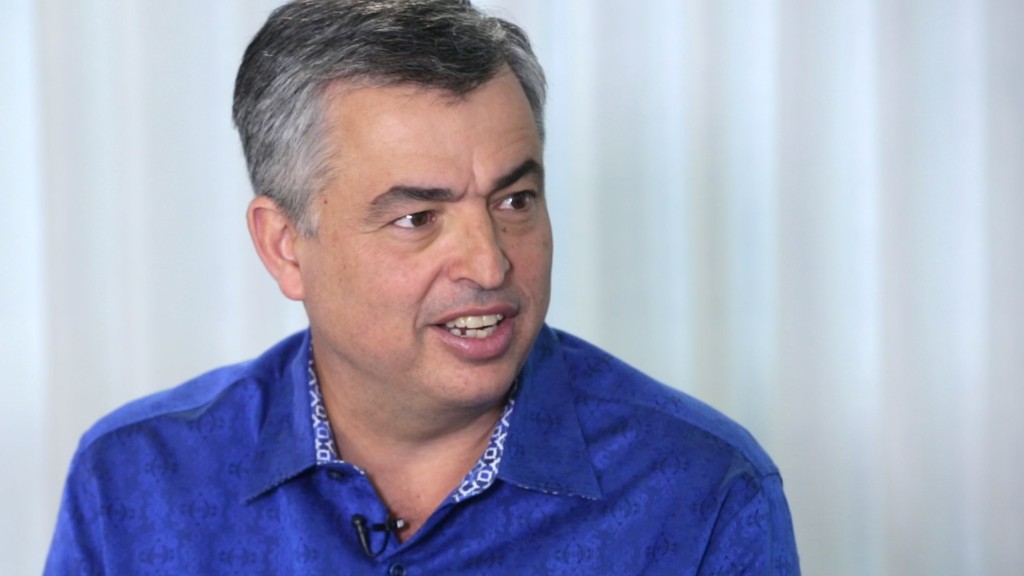 Apple's Eddy Cue shows off new Apple TV 