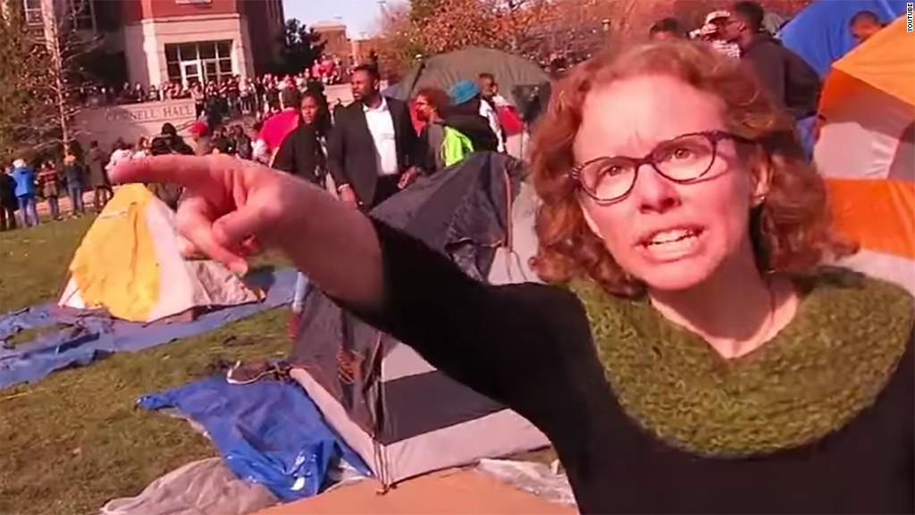 Missouri media professor blocks journalists