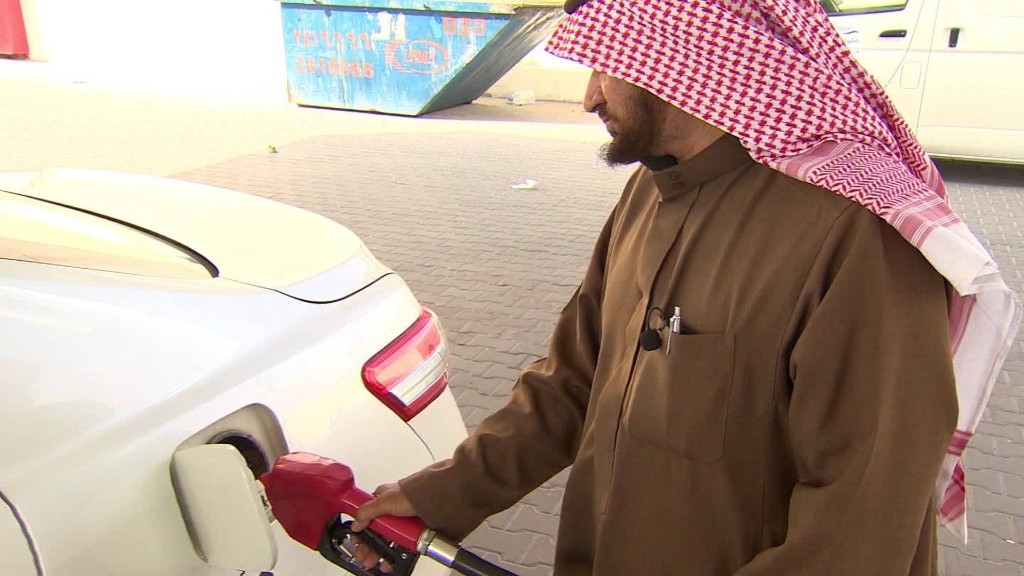 Saudi taxi drivers hurt by cheap oil