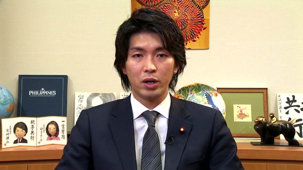 Japanese MP stirs debate over paternity leave