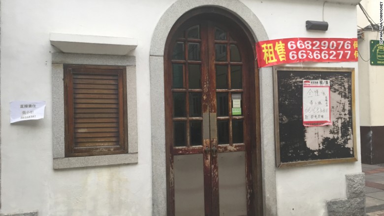 macau closed storefront 