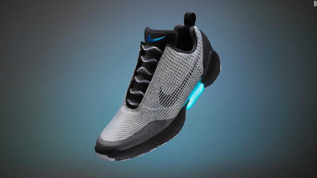 nike auto lacing shoes