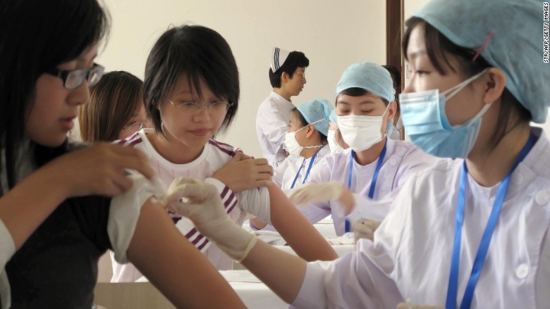 Hundreds of Chinese officials punished in vaccine scandal