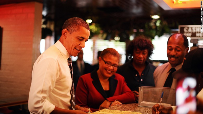 obama roscoes chicken and waffles