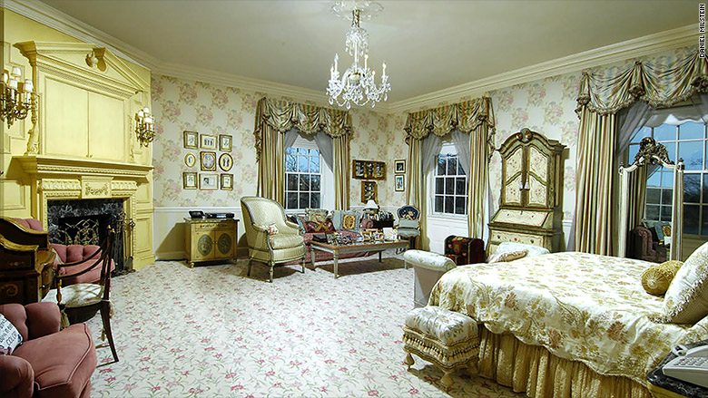 trump greenwich mansion bedroom