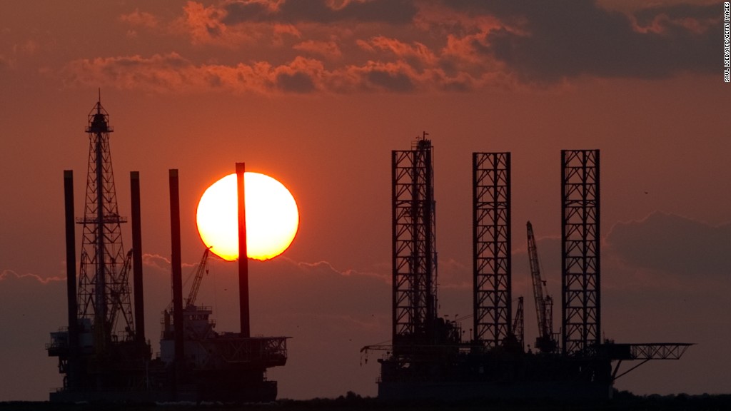 Low oil prices hit energy stocks