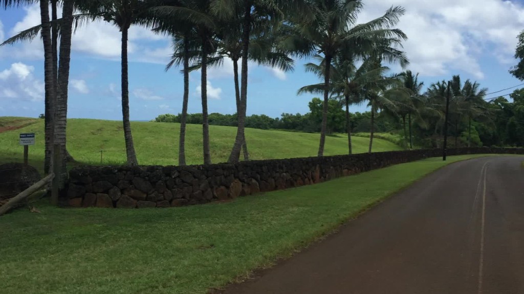 Mark Zuckerberg is building a wall around Hawaii property