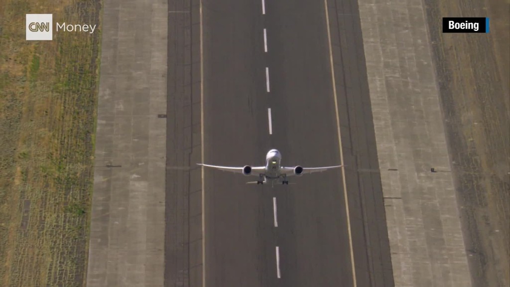 Boeing shoots a plane into the air like a rocket