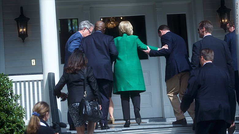 160808013710-hillary-clinton-stairs-780x439.jpg