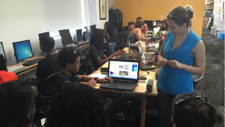 This school helps inexperienced programmers land jobs at Apple