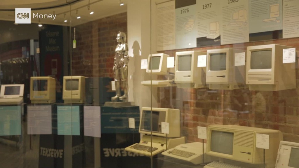 Macintosh museum up for auction