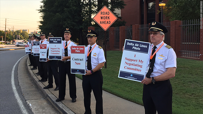 delta pilots picket