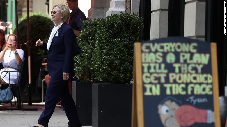 hillary clinton leaves chelsea clinton apartment