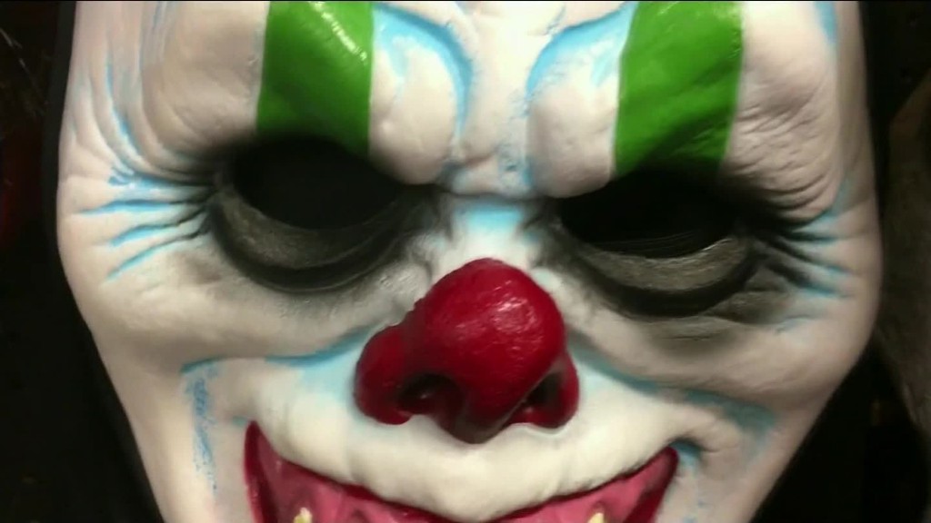 Scary clown sightings spread from U.S. to Europe