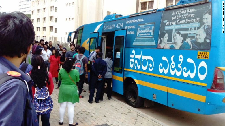 india cash ban atm bus