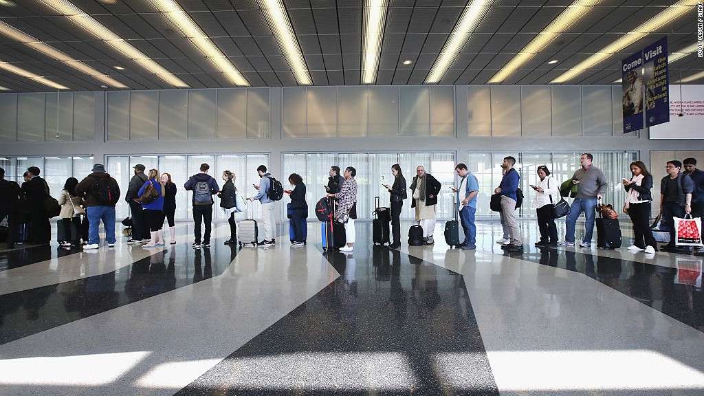 Chicago O'Hare employees vote to strike