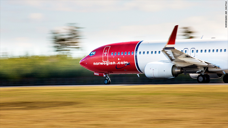 norwegian air shuttle boeing 737 airplane