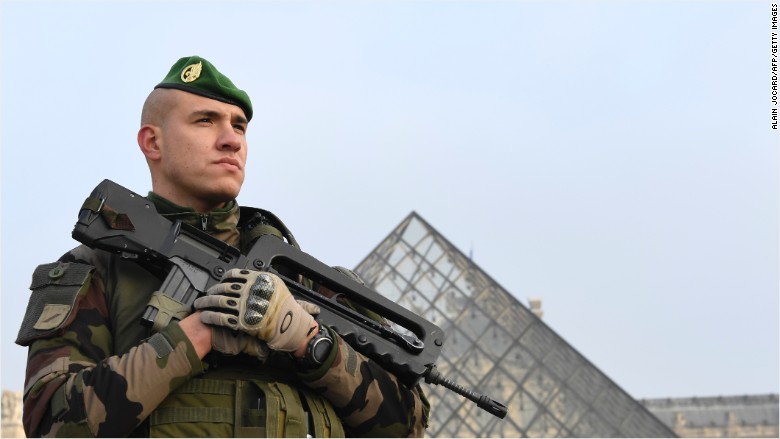 paris louvre security shooting