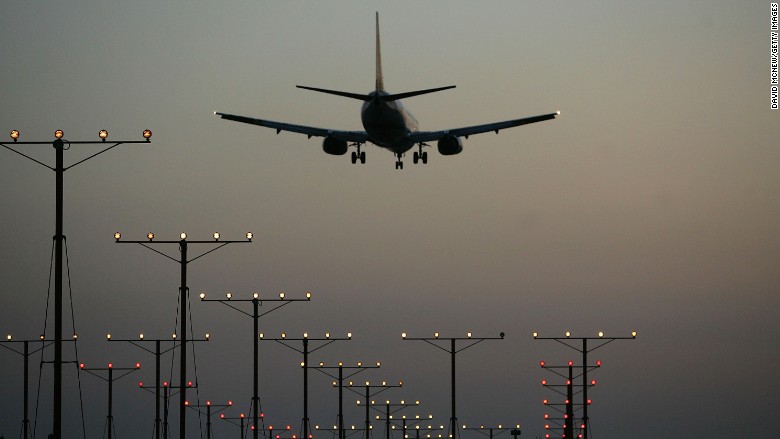 plane landing aviation airline pilots