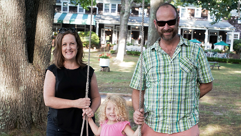 family gives up airline seats