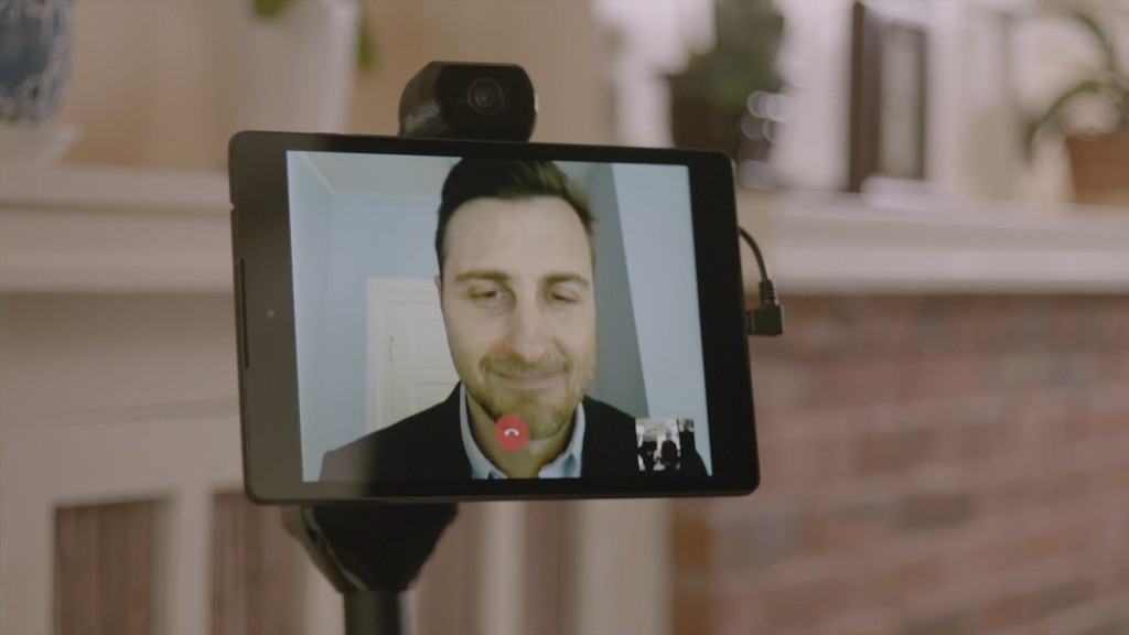 Roaming robot wants to upgrade your videochats
