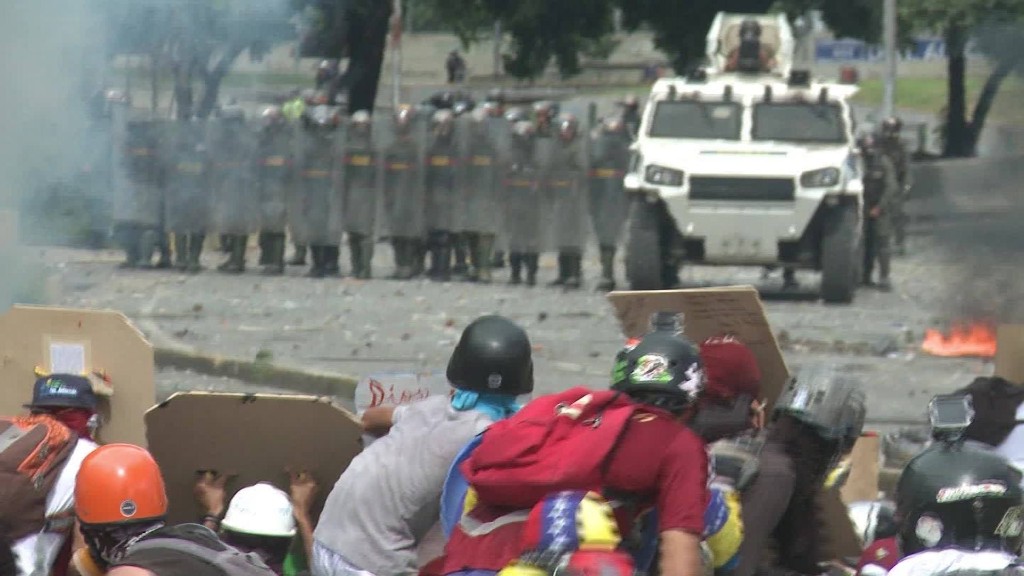 Arming 'La Resistencia' in Venezuela