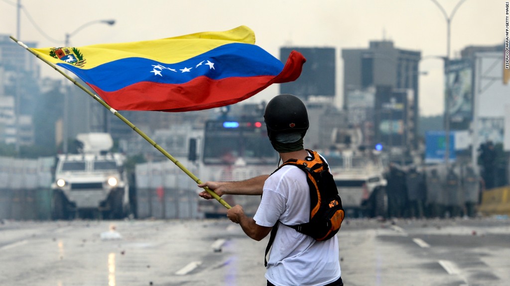 Violent protests over Venezuelan election