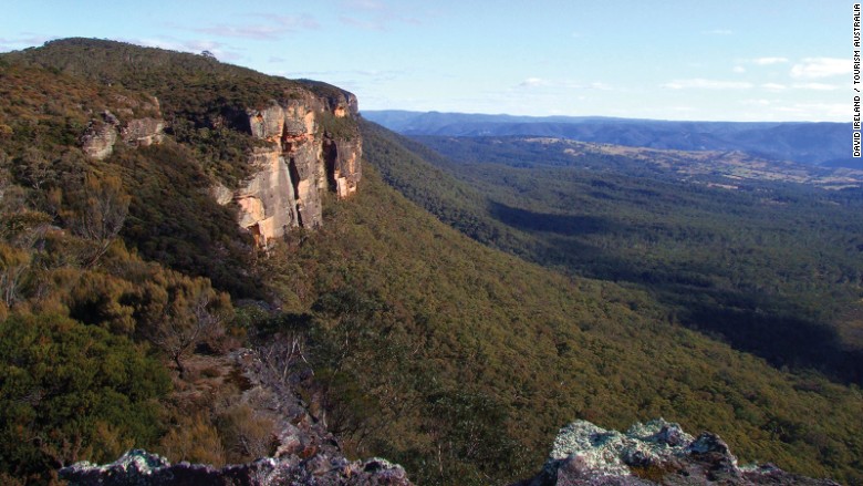 Five-easy-day-trips-from-Sydney---Blue-Mountains---David-Ireland---Tourism-Australia-