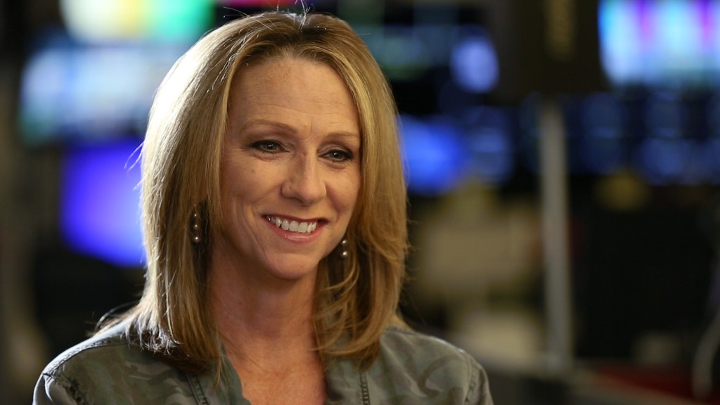 Beth Mowins becomes first woman in 30 years to call an NFL game