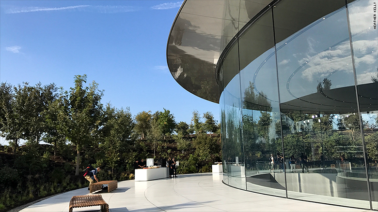 apple event jobs theater exterior