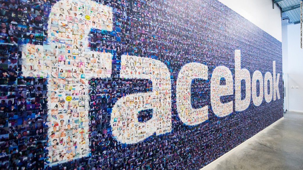 Facebook suspends data firm with Trump ties