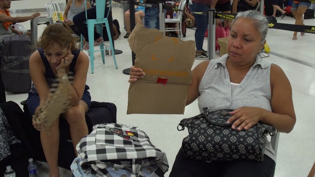 Hundreds stranded at Puerto Rican airport