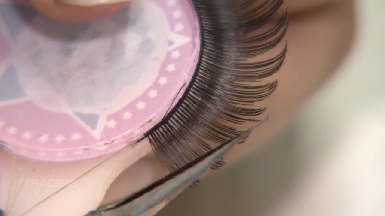 This Is Where Your False Eyelashes Are Made Video Luxury 
