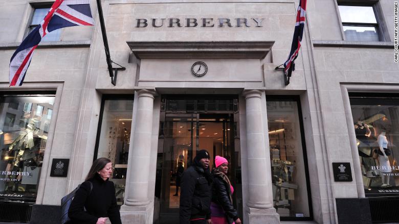 Burberry wants to compete with Louis Vuitton, Gucci. Investors aren&#39;t so sure