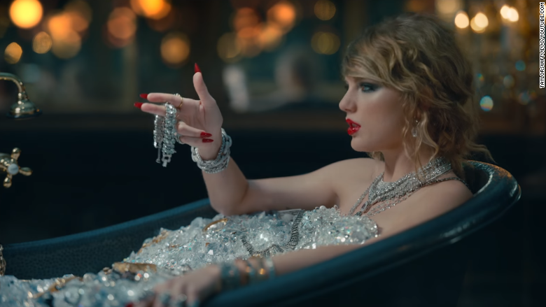Taylor Swifts Reputation Sells A Million Copies In Four Days