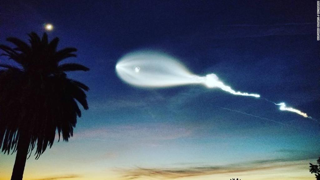 SpaceX rocket creates weird cloud 