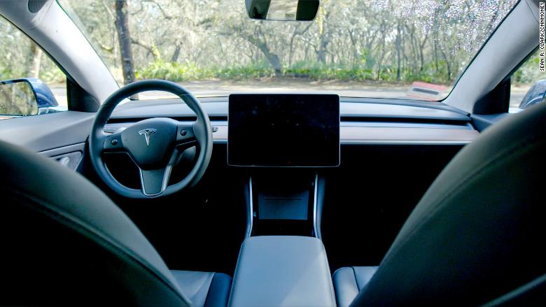 180111101841-tesla-model-3-interior-780x439.jpg