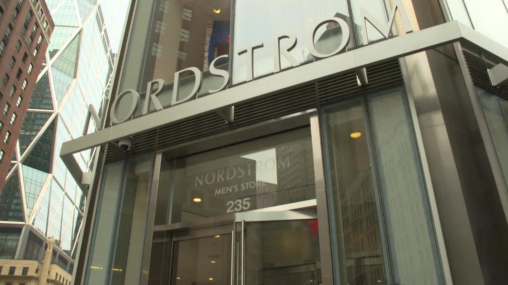 Nordstrom's men's store offers 24-hour curbside pickup