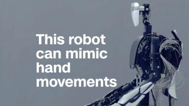 This robot can mimic human hand movements in real time