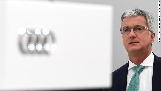 Volkswagen dumps jailed Audi CEO amid emissions probe