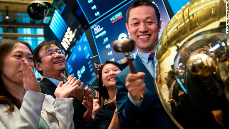 NIO CEO rings NYSE IPO