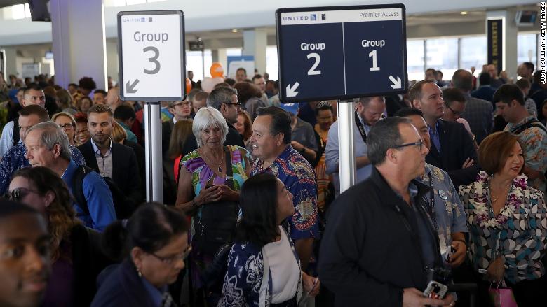 united airlines boarding 2017 FILE