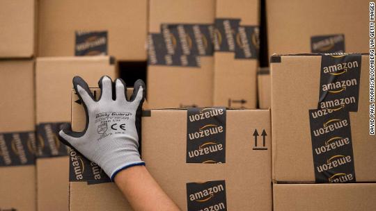 Amazon announces $15 minimum wage for all US employees