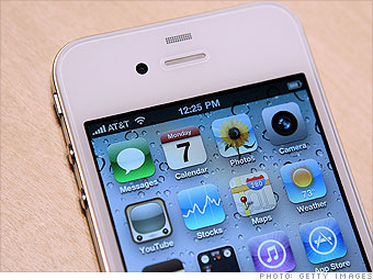 White iPhone 4: MIA